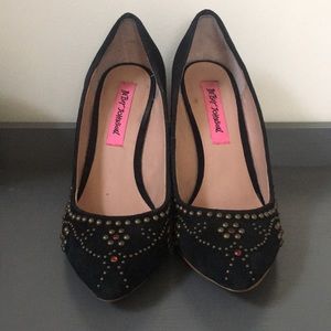 Betsy Johnson studded black wedge